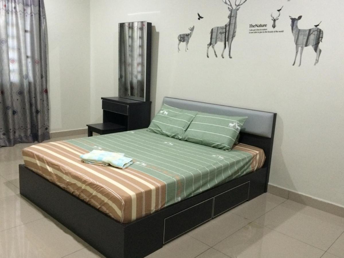 Sri Manjung Ma Maison Homestay Lumut Exterior foto
